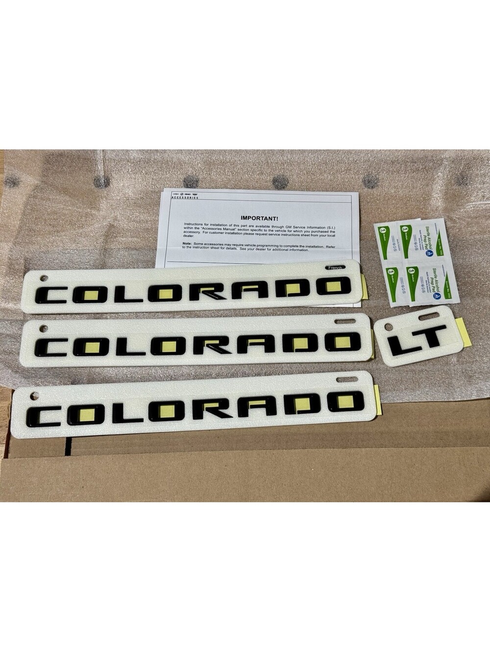 Chevrolet Colorado LT Emblems in Black GM OEM NEW 84858697 2021 - 2022